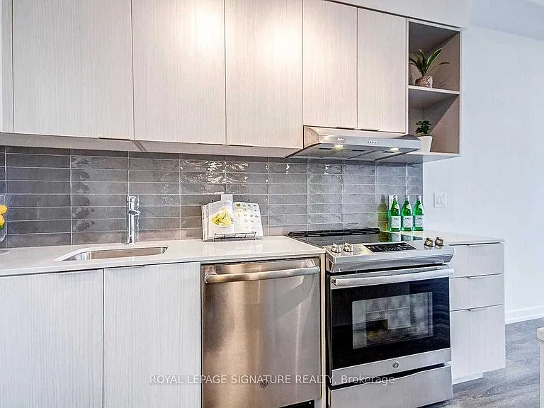 2520 Eglinton Ave W #1408 — Photo 8