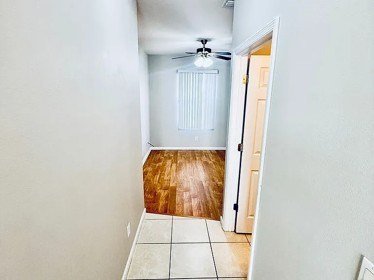 402 Breckenridge Cir SE — Photo 12