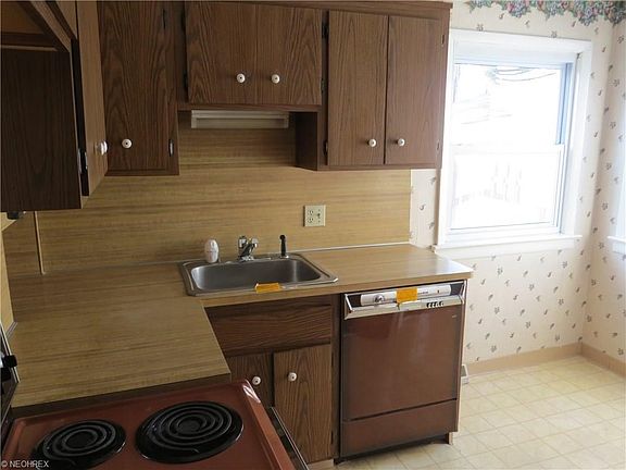 5th image of 30014 Phillips Ave