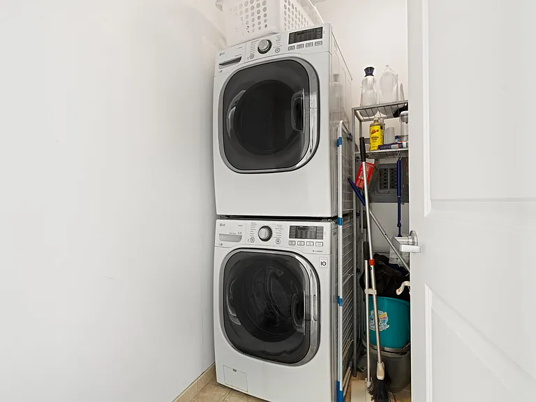 1081 Pine St #301 — Photo 48