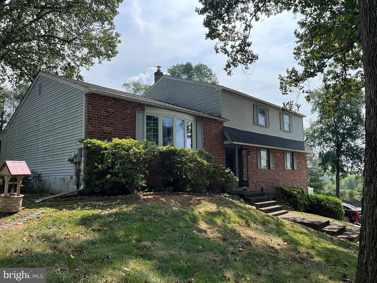 1625 Caroline Dr photo 1
