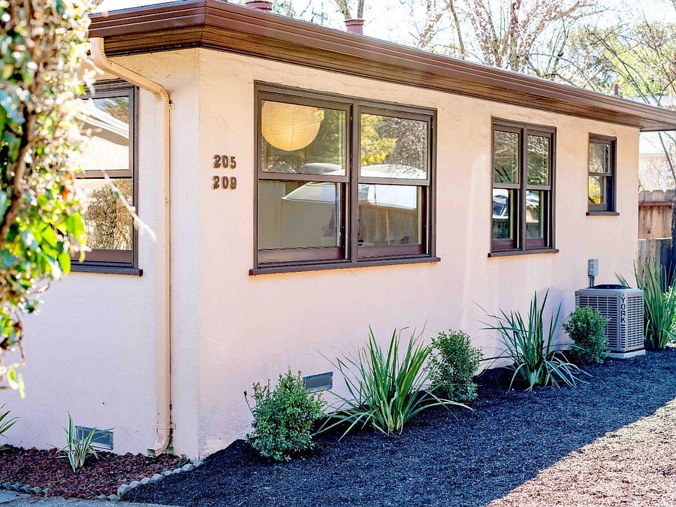 2nd image of 205 - 209 Bolinas Road