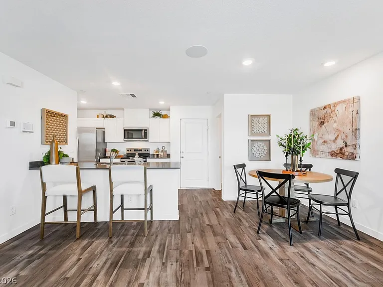 903 Rosy Starling St — Photo 12