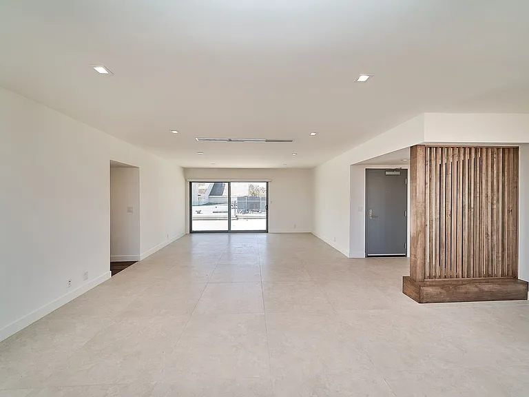 145 S Maple Dr #Penthouse 401 — Photo 10