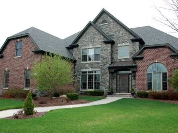26016 W Whispering Woods Cir, Plainfield, IL 60585