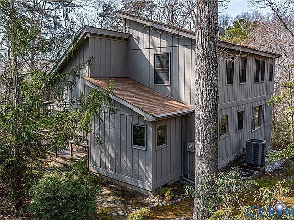 3rd image of 188 Hidden Cove Ln