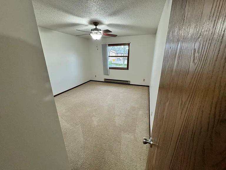 Riverview Apartments — Photo 9
