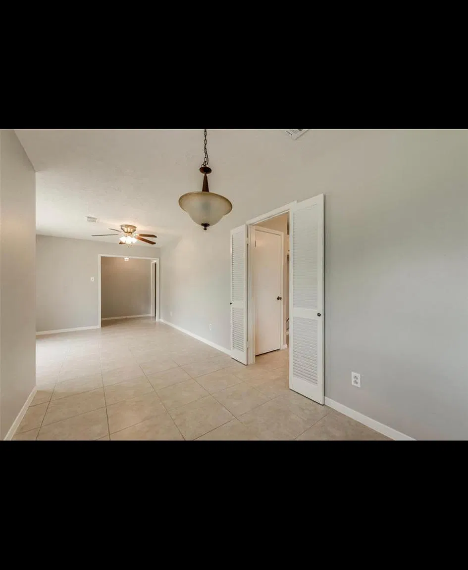 15602 Thunderbay Dr — Photo 2