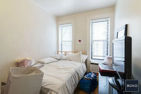 Rented by Bond New York | media 8