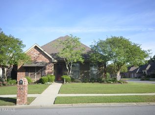100 Gatesmere Ct, Lafayette, LA 70508