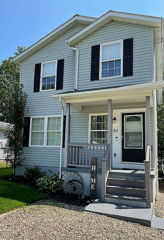 51 Marion Ave photo 1