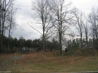 924 Meadow Rd, Eden, NC 27288