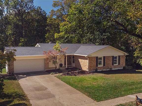 2nd image of 902 Dutch Mill Dr