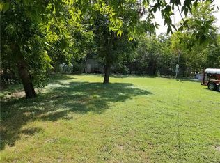 305 W Sycamore St, Granger, TX 76530