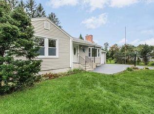 654 N Brookfield Rd, Oakham, MA 01068
