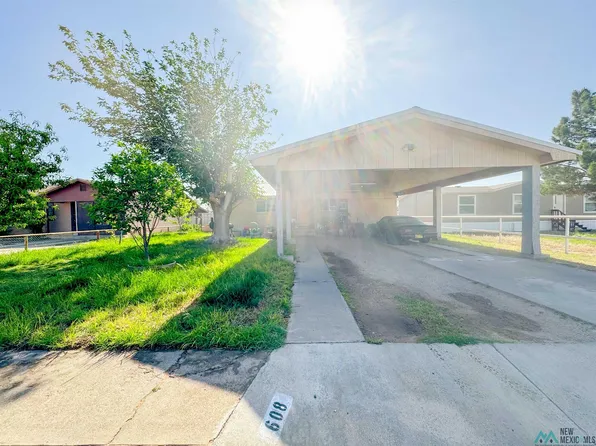 608 S 4th St, Jal, NM 88252