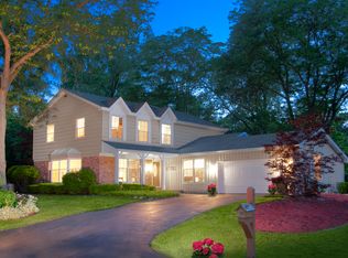 7 Whitby Cir, Lincolnshire, IL 60069