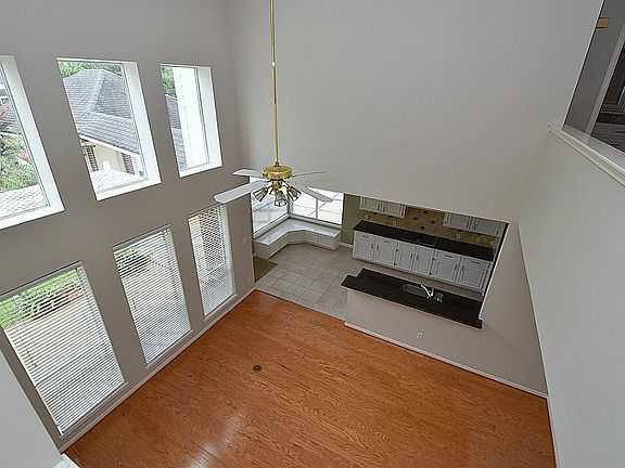 4th image of 3410 Horncastle Ct