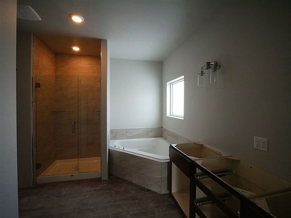 2nd image of 4414 Mojave Dr