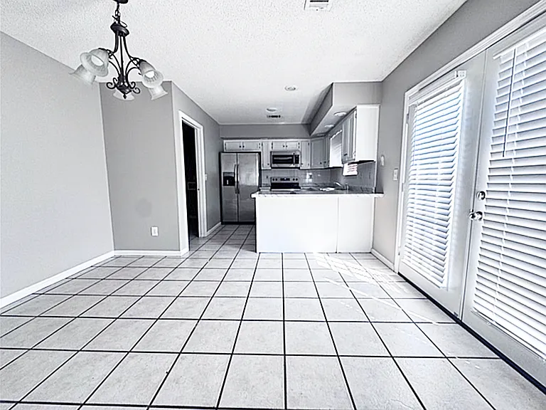 2312 Manchester Dr — Photo 10