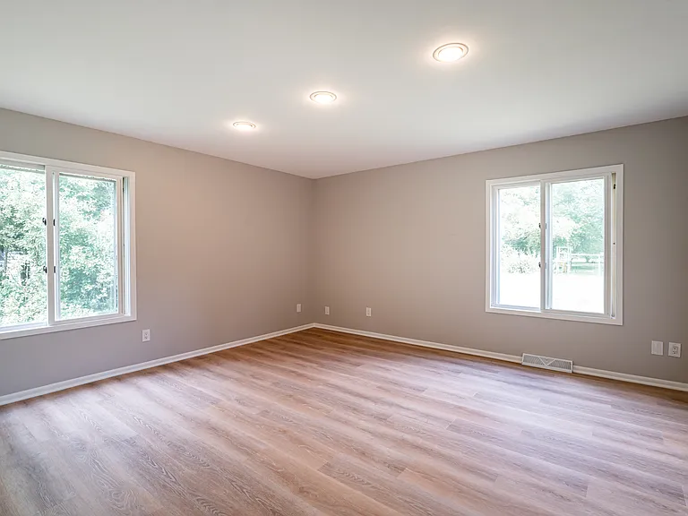 11910 N Forest Dr — Photo 7