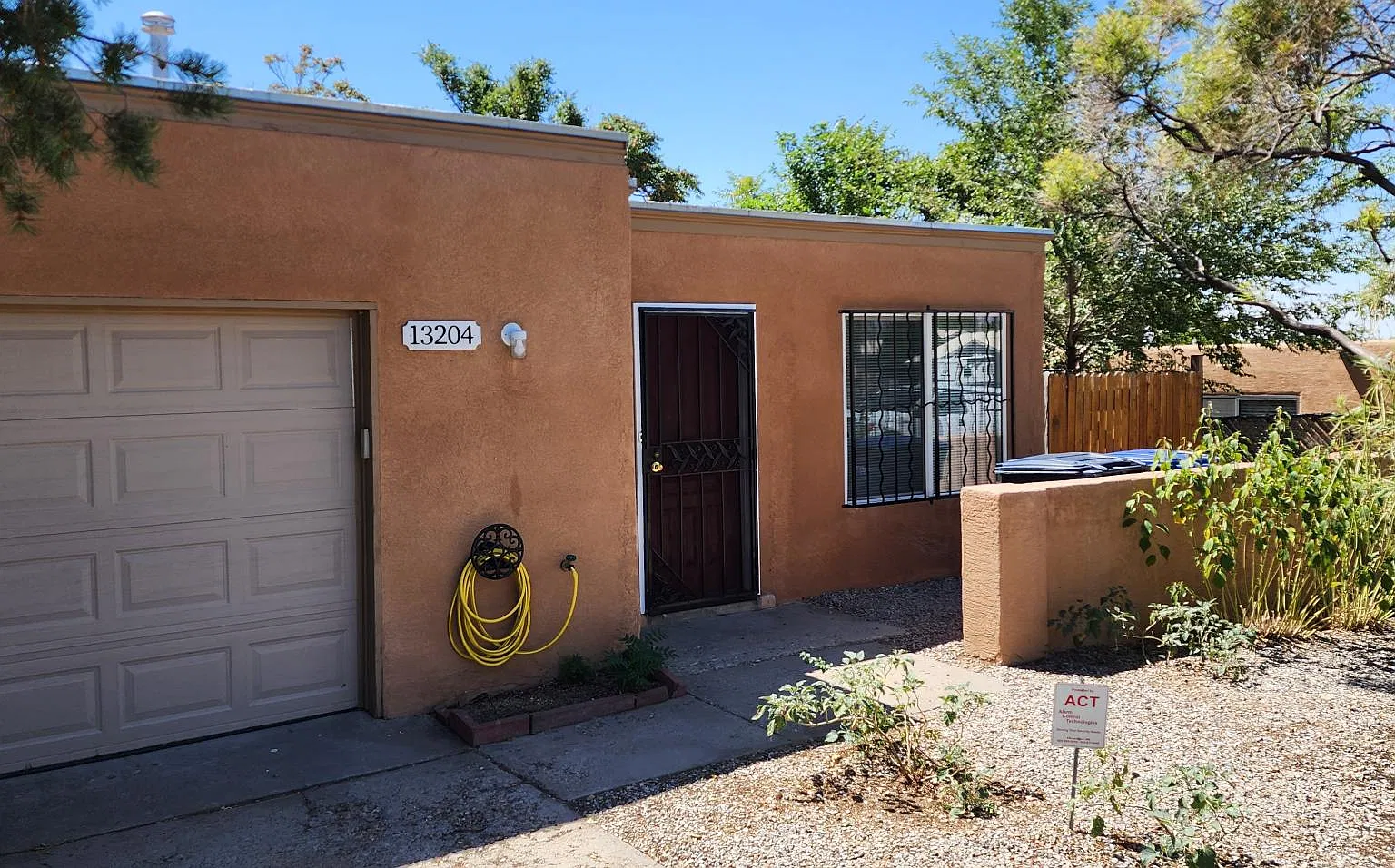 3 bed, 1131 sqft, $1,850 — Photo 1