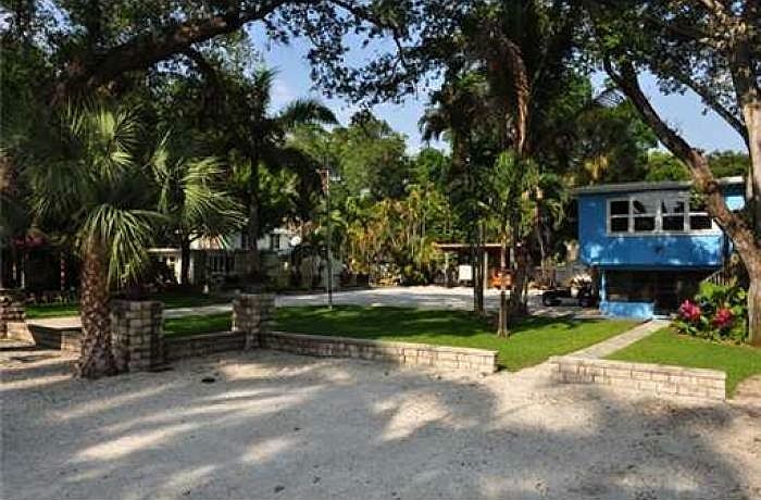 1st image of 439 Seminole Ave