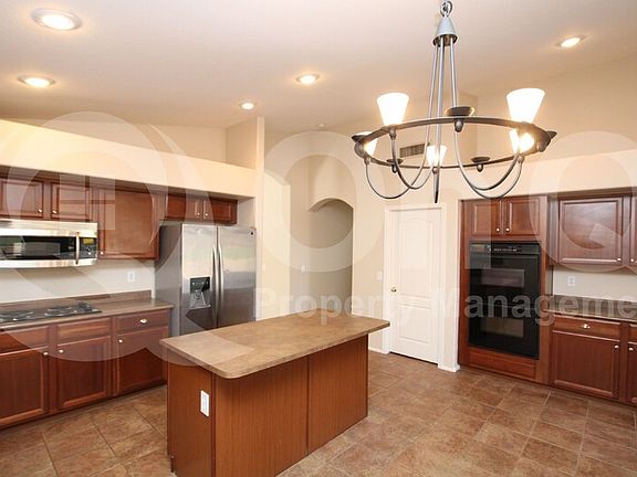 3rd image of 21132 E Via Del Oro