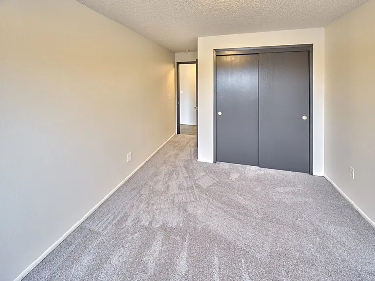 4807 Vesper Dr — Photo 7