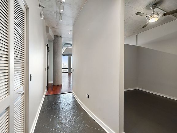 4th image of 720 N Larrabee St APT 1109