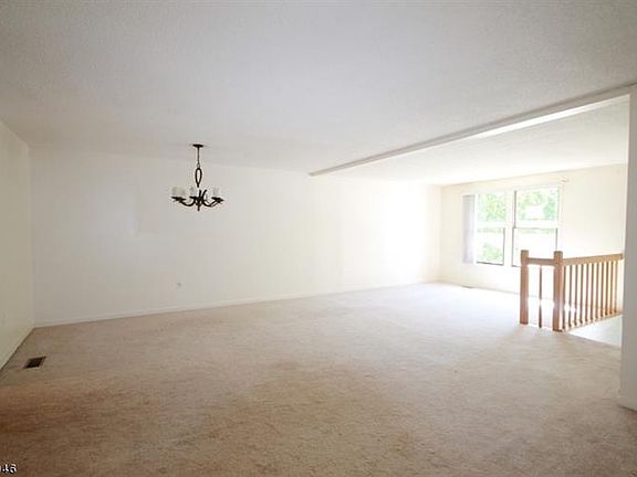 4th image of 47 Quail Ct