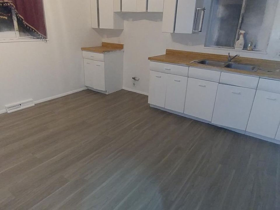 2nd image of 1438 S Navajo St