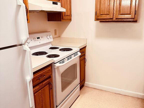4th image of 4975 Washington St #301