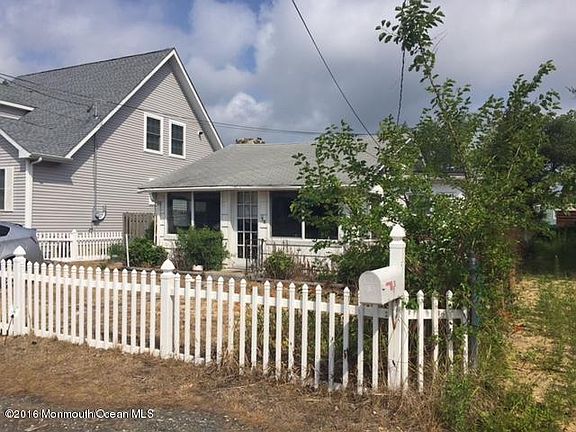 4th image of 38 Adair Dr