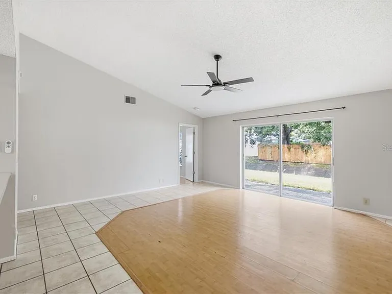 1901 Castle Bay Ct — Photo 16