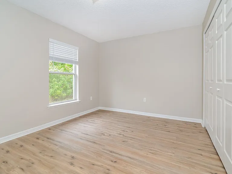 903 Bonneville Ln — Photo 13