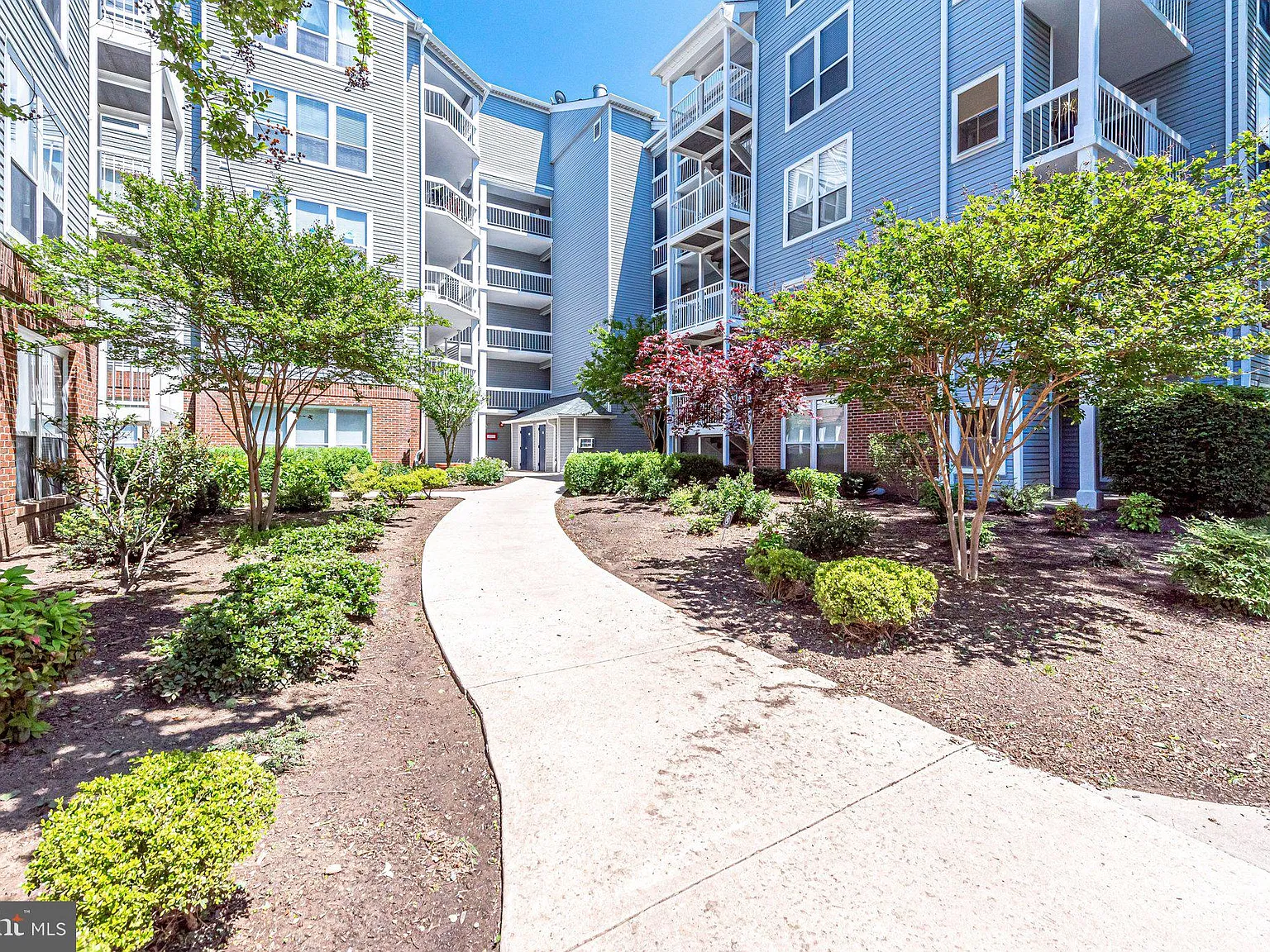 2 bed, 2.0 bath, 1088 sqft, $2,500 — Photo 2