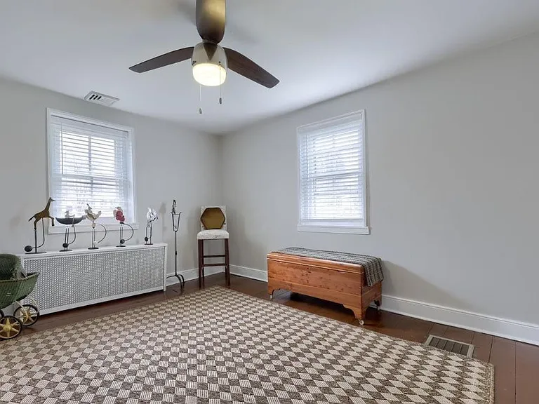 2047 Jarvis Rd — Photo 31