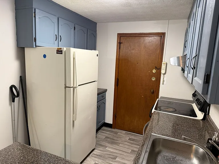 1162 Middle Tpke W #C1 — Photo 4