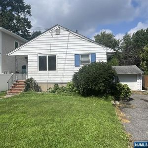 18 McKinley Place, Bergenfield, NJ, 07621