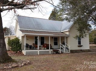 1276 Golf Course Rd, Columbus, NC 28722