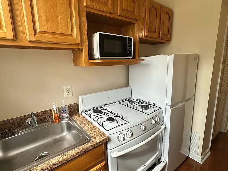 2005 N 16th St #3B — Photo 2