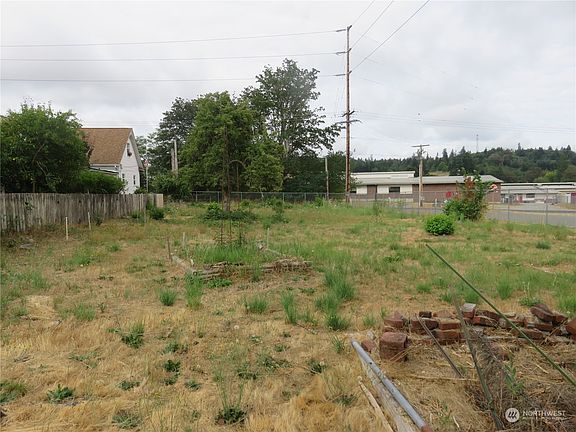 4th image of 271 Garfield Avenue E