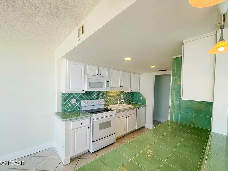 2900 N Atlantic Ave #702 — Photo 22