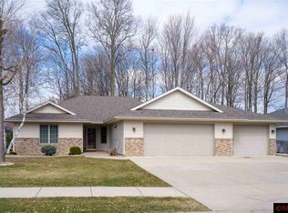 112 Crystal Ln, Mankato, MN 56001