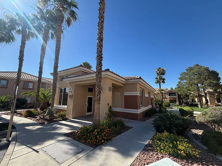 1050 E Cactus Ave #1082 — Photo 33