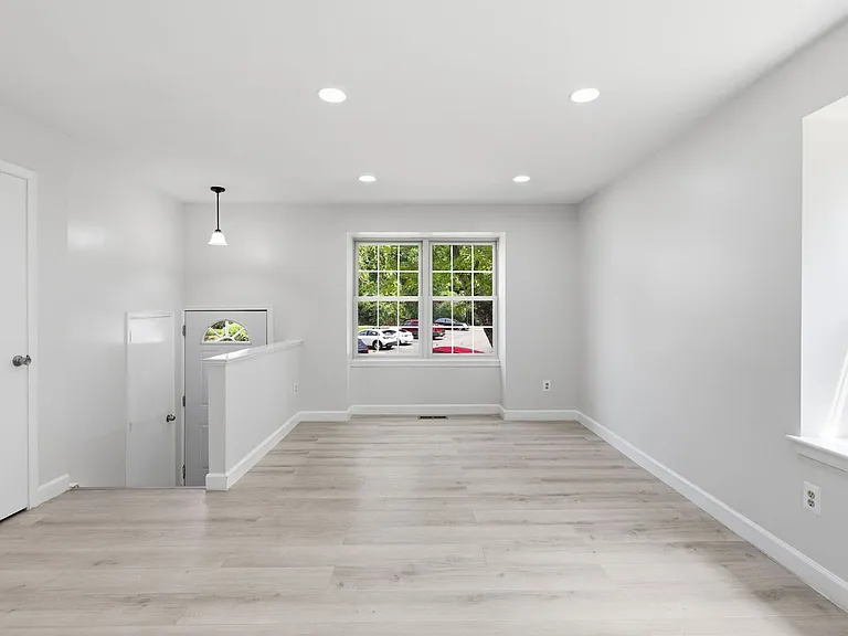 1921 Winslow Ct — Photo 4