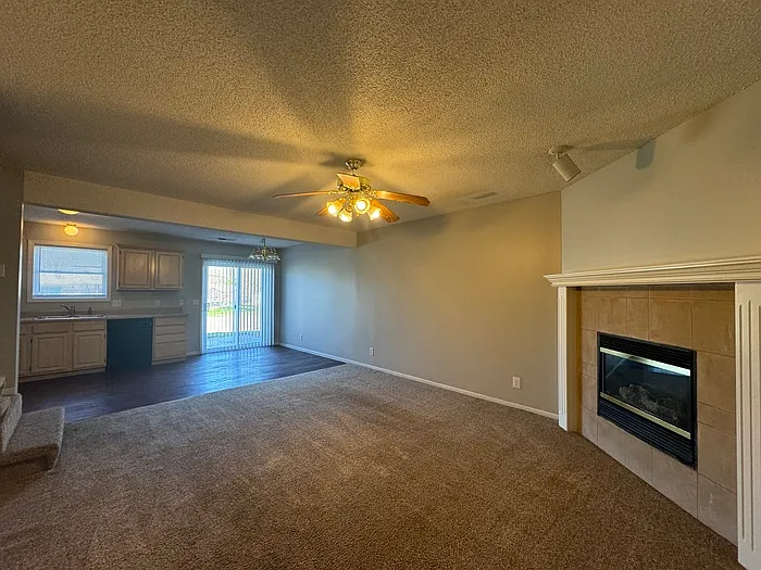 2 bed, 2.0 bath, 1142 sqft, $1,475 — Photo 3