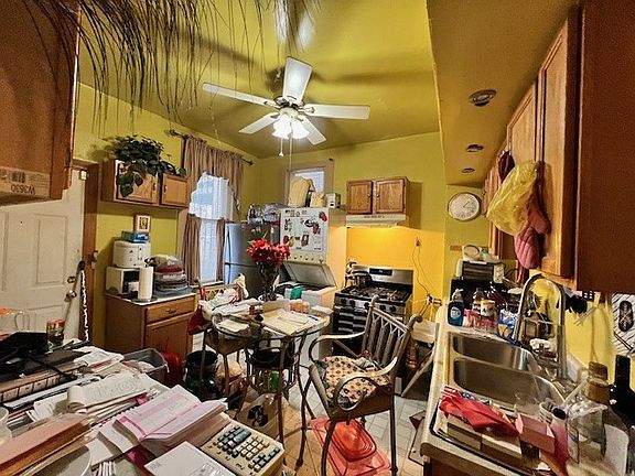 5th image of 4822 S Evans Ave