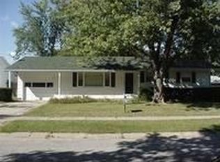 322 Bluebird Ave, Crown Point, IN 46307